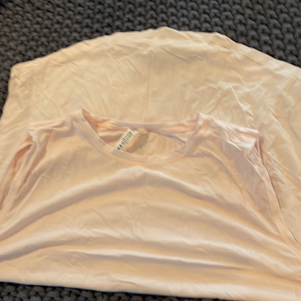Lululemon pink muscle tank